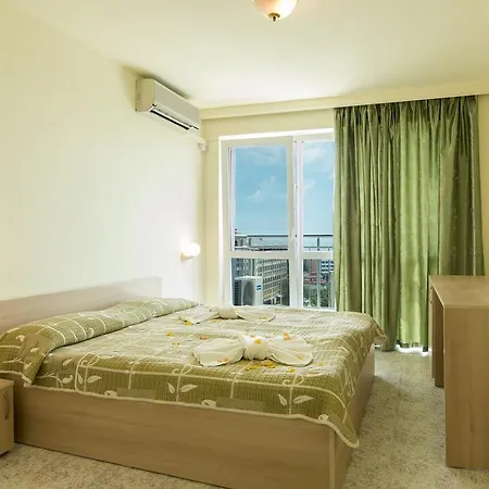 Svejest סאני ביץ'